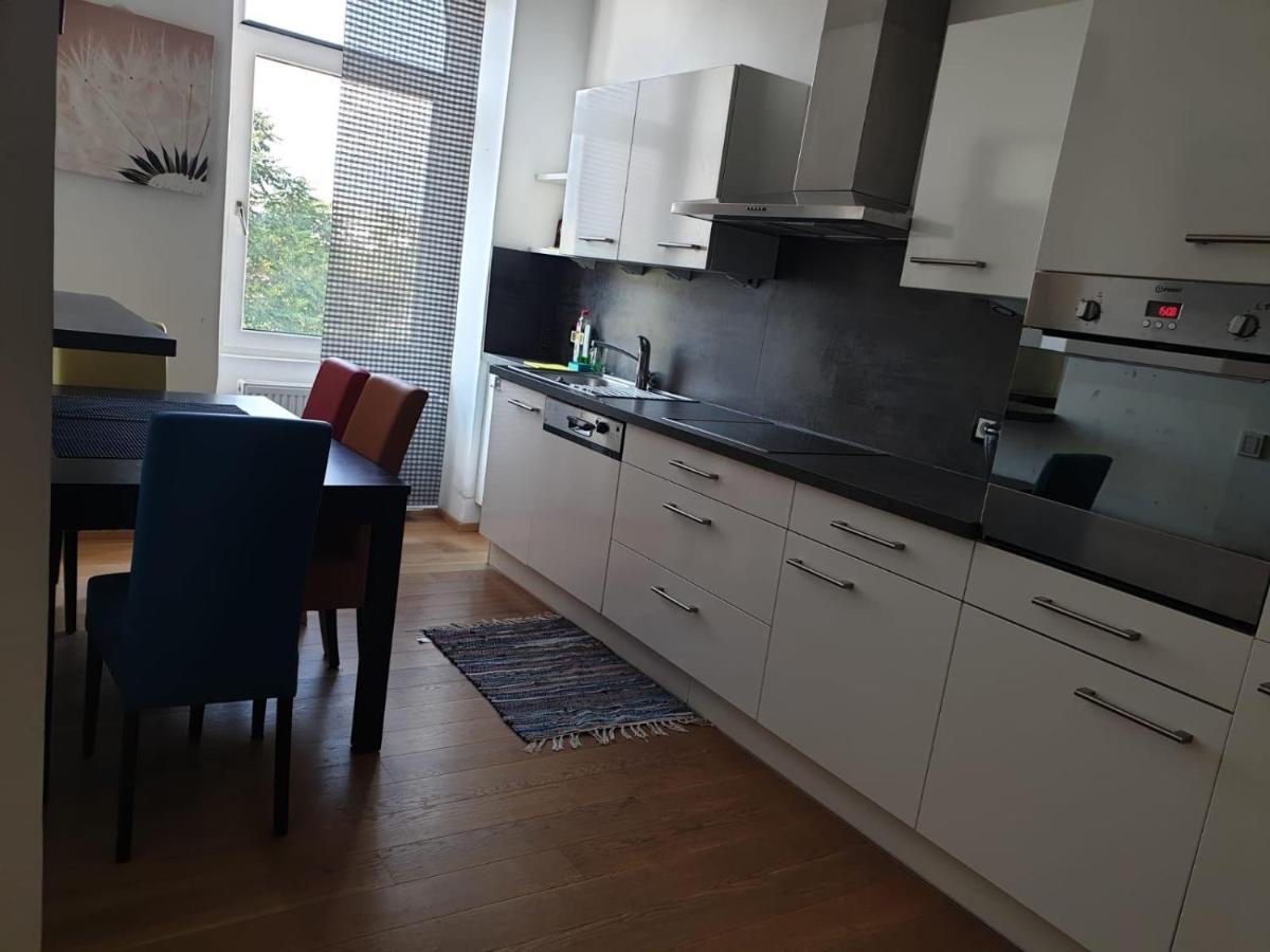 Deluxe Apartment 5P Mm Viena Exterior foto
